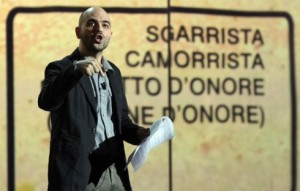 Il silenzio dei prepotenti. Salvini diserta il processo (voluto da lui) contro Saviano