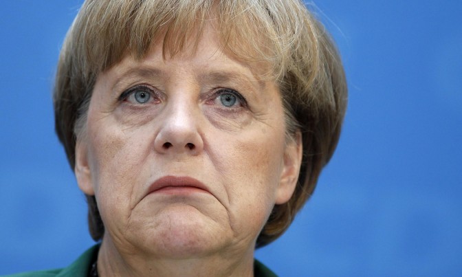 La Merkel mette d’accordo Tg e politica: è lei la “Regina del Male”