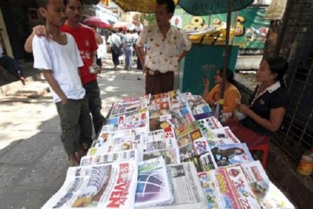 Svolta in Birmania: abolita la censura