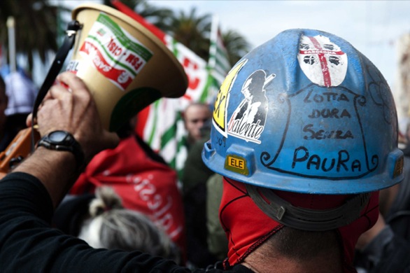 Sulcis: operai disperati, il governo pensa alle passerelle