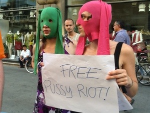 Dopo la condanna per le Pussy Riot la mobilitazione continua