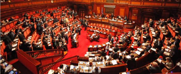 Il Senato approva la legge in difesadegli amministratori minacciati.Cancellata l’aggravante sulla diffamazione