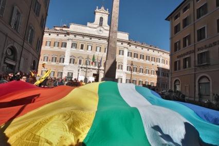 Sit-in a Montecitorio per fermare gli F-35