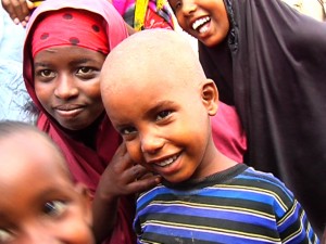 “Le ragazze di Mogadiscio vanno al mare”. Domenica lo speciale Tg1 di Enzo Nucci