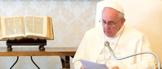 Il Papa e la denuncia dell’indifferenza. In tv