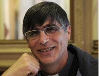 Nuova intimidazione a Don Maurizio Patriciello: una pallottola gli è stata recapitata durante la messa