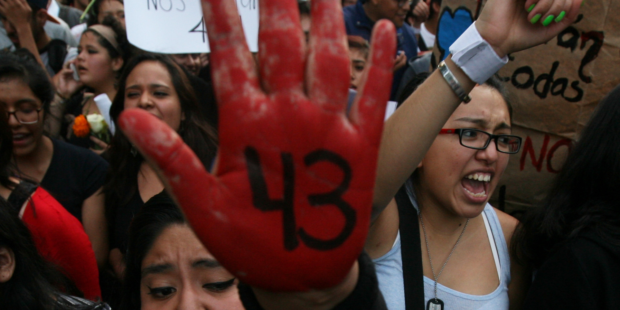 Messico, la strage di 43 ragazzi uccisi dai narcos racconta il nuovo ordine mondiale fondato su oppressione e corruzione