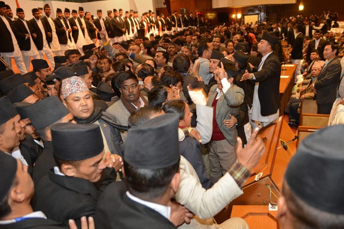 Nepal: fase di stallo per la nuova costituzione