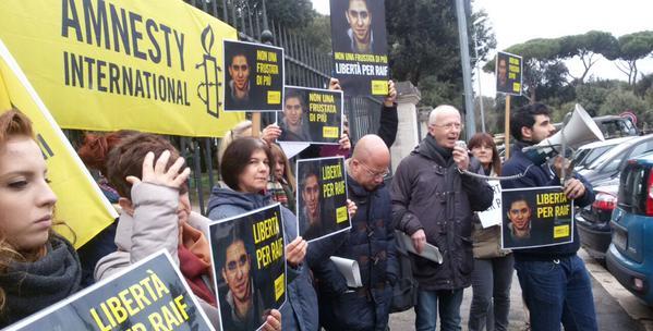 Non una frustata di più. Libertà per Raif Badawi