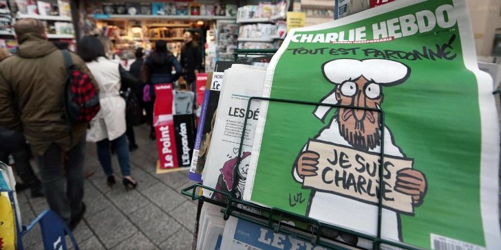 Il nuovo Charlie Hebdo non esce in edicola.“Niente stop solo una pausa di riflessione”