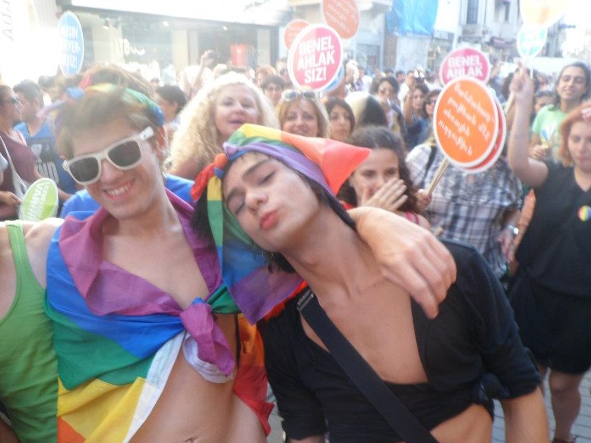 Istanbul: getti d’acqua e proiettili di gomma per fermare il Gay Pride