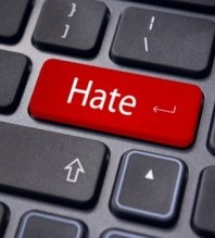 Hate speech: Carta di Roma, “un codice di condotta europeo per i social network”