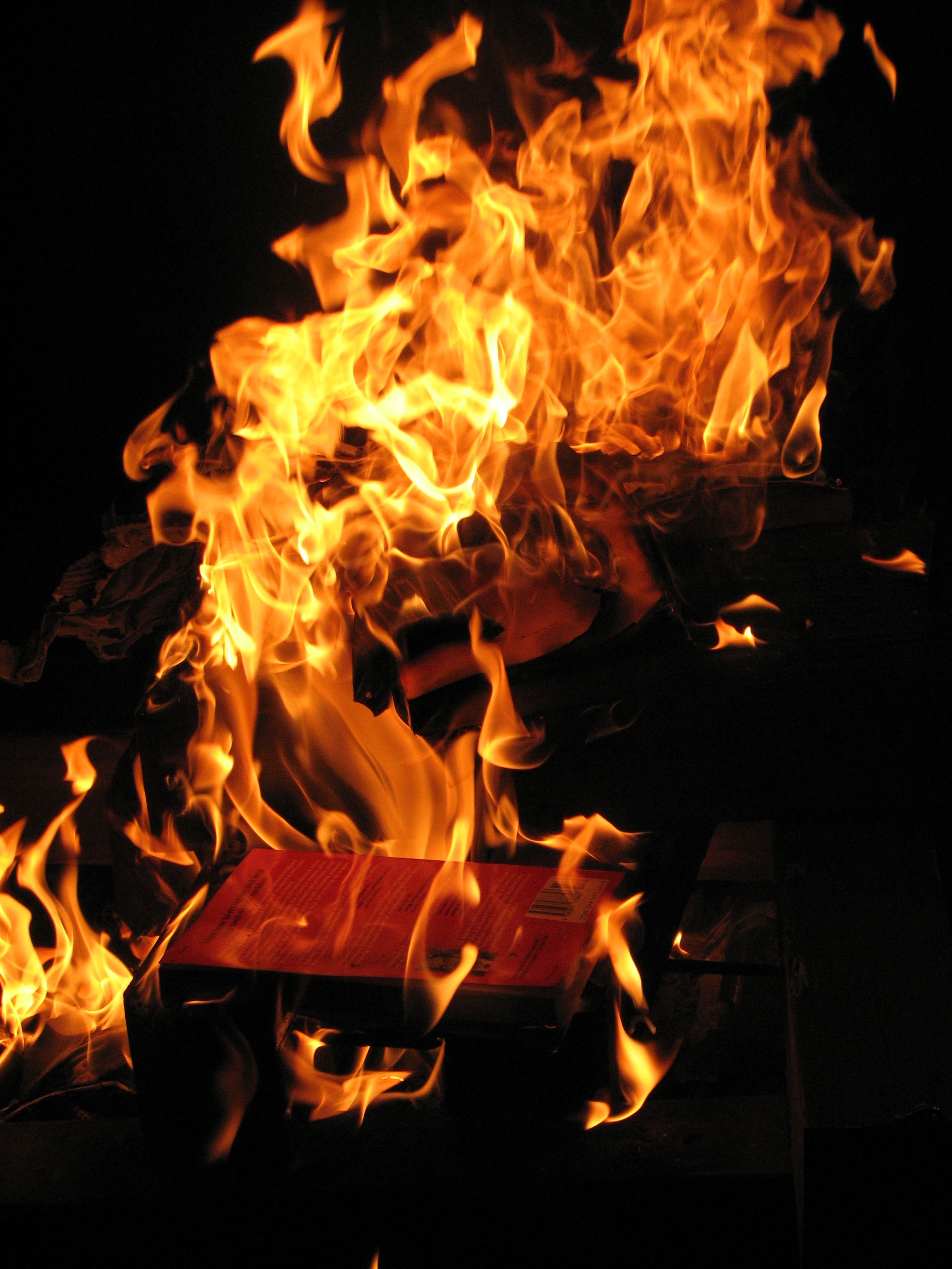 In Russia libri in fiamme