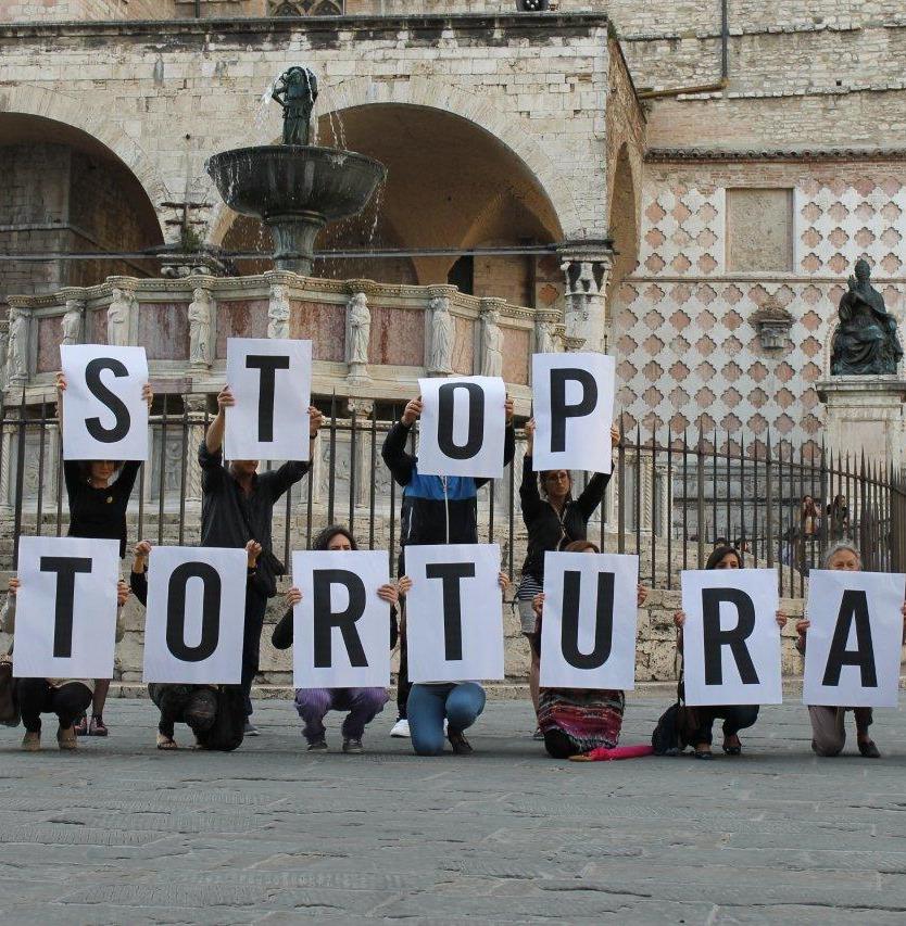 Stop torture, abusi e violenze. Partita anche in Calabria la raccolta firme ICE