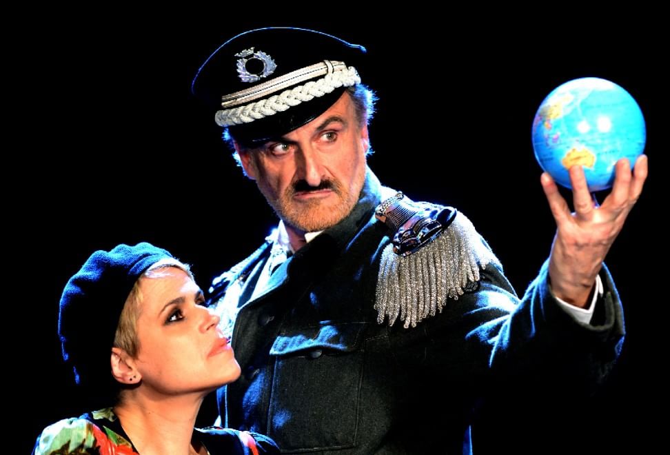  Massimo Venturiello e Tosca in tournée con “Il grande dittatore” da Chaplin