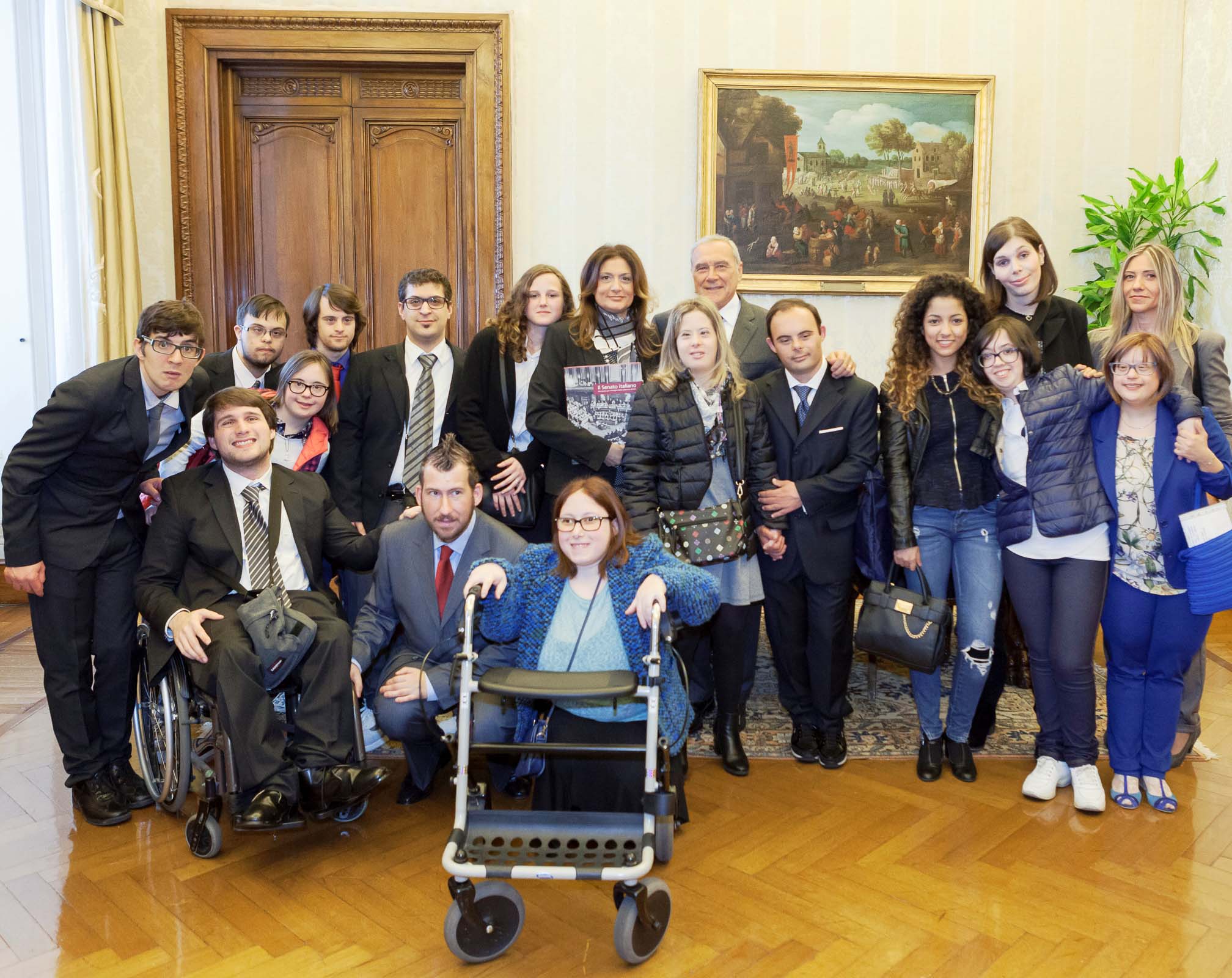 Il Presidente del Senato Pietro Grasso incontra gli allievi diversamente abili e normodotati dell’Accademia l’Arte nel Cuore Onlus