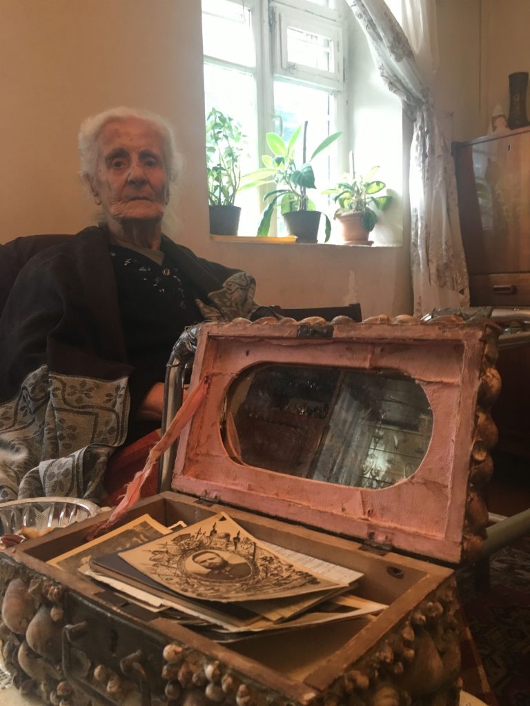 Silvard Atajian, 104 anni, una delle poche sopravvissute al massacro armeno