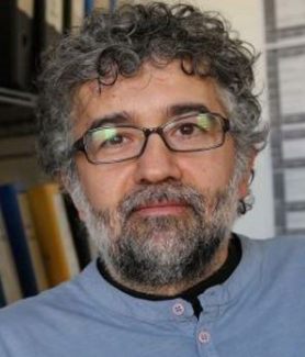 Turchia: “propaganda terroristica”. Mandato di arresto per il giornalista Erol Önderoglu
