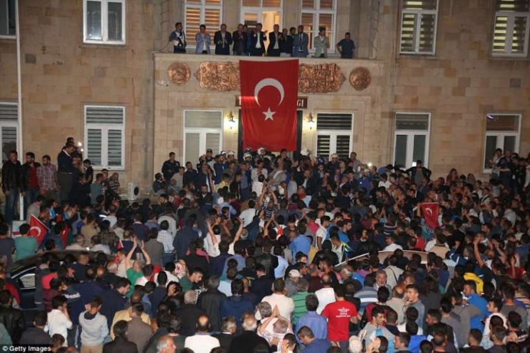 Unir KocasaKal (presidente Avvocati turchi): “Denunce e processi infondati non ci possono intimorire”