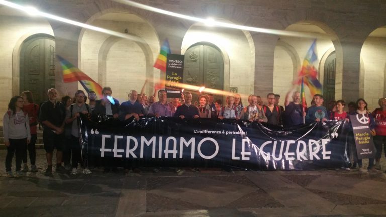 Perugia-Assisi notturna. In marcia contro il buio dell’indifferenza