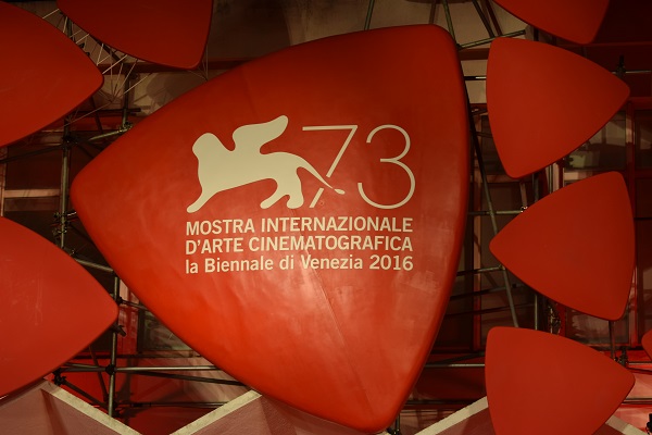 73esima Mostra del Cinema di Venezia: un angolo di memoria per le vittime del terremoto del 24 agosto a due passi dal red carpet