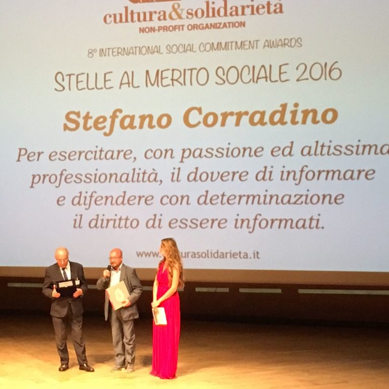 Il direttore di Art.21 Stefano Corradino premiato a Milano con la “Stella al Merito Sociale”
