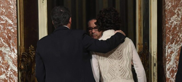 Referendum. Vince il No. Renzi si dimette. Un Paese uscito spaccato in due sulla Costituzione