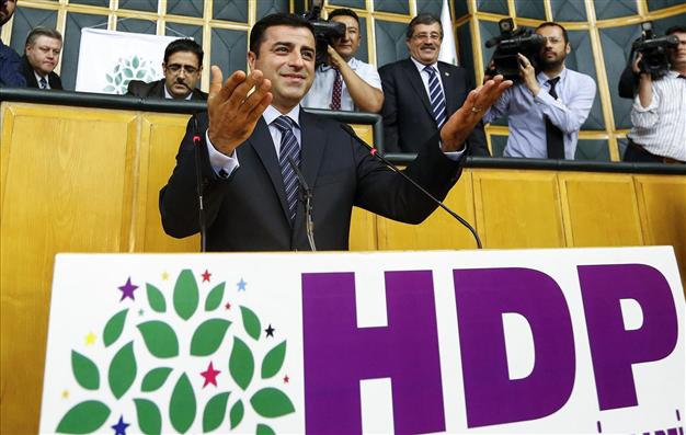 Chiesti 142 anni di carcere per il leader dell’Hdp Demirtas, ultimo baluardo a difesa dei principi democratici in Turchia