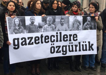 Turchia: liberati tre dei sei giornalisti arrestati a dicembre