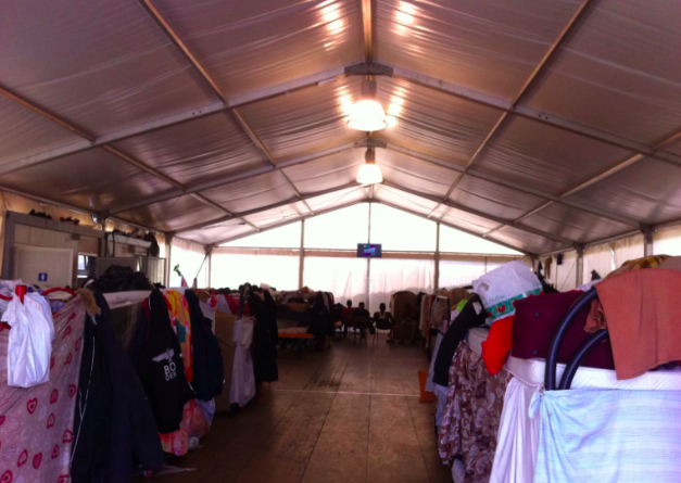 Richiedenti asilo a Cona: LasciateCientrare: “persistono le condizioni inumane e degradanti nel centro in cui sono ospitati”