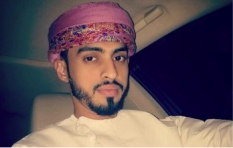 Giornalista dell’Oman in esilio, moglie e figli non possono vederlo