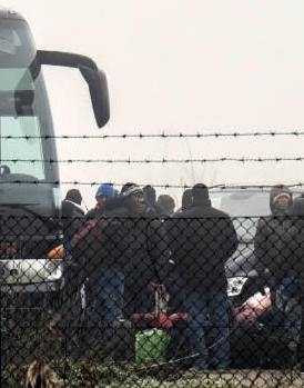 Ancora problemi sull’accoglienza dei richiedenti asilo a Benevento. Cie: trasferimenti organizzati male e barricate per non accoglierli