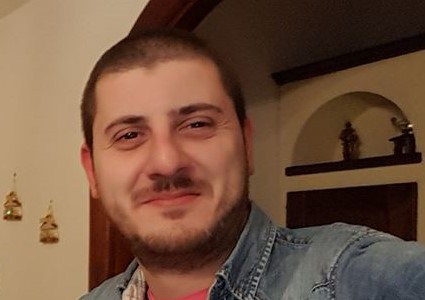 Giornalista aggredito a Cardito: hanno picchiato Stefano, ma hanno ferito la libertà di stampa 