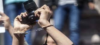 Egitto, rilasciati tre fotogiornalisti. Ma non Shawkan…