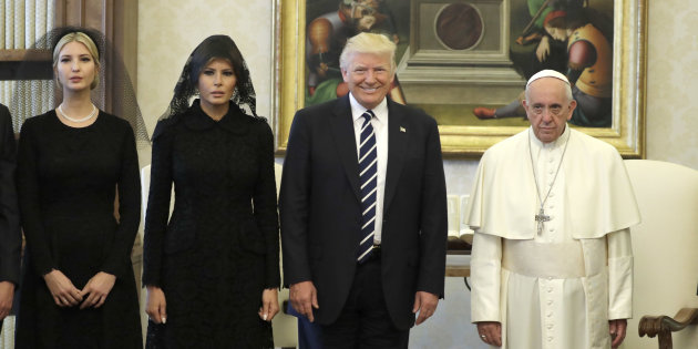 “Trump sorride e mostra i denti. Il Papa resta scettico”