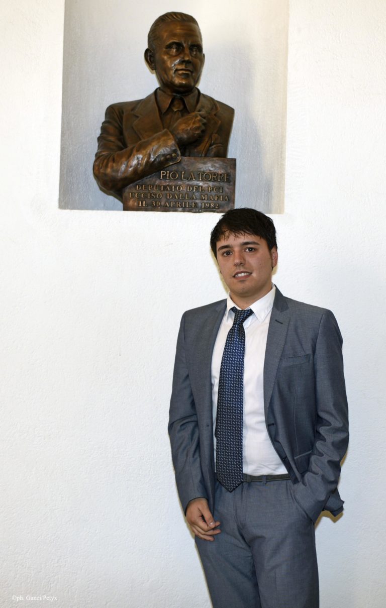 Bando realizzazione busto Pio La Torre. Cerimonia di premiazione dello studente vincitore