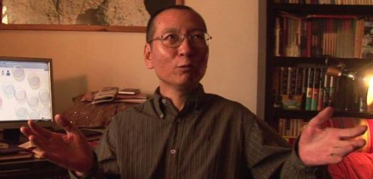 Cina, morto Liu Xiaobo, colosso dei diritti umani. Ucciso dal male e dal regime di Pechino