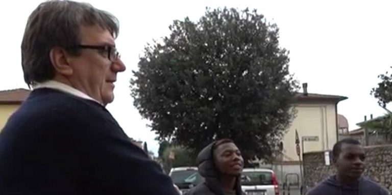 Con Don Biancalani contro le minacce dei neofascisti