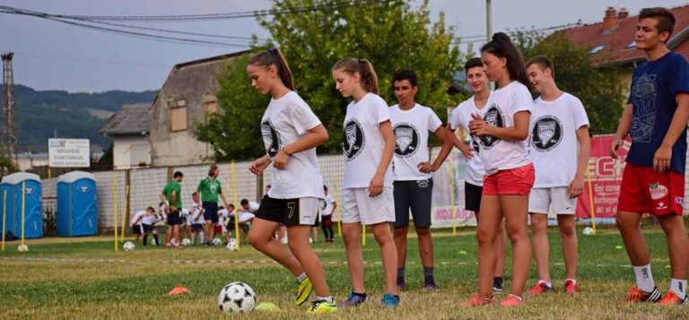 Un calcio al nazionalismo. La carovana Football No Limits in Bosnia Erzegovina per combattere vecchi e nuovi muri