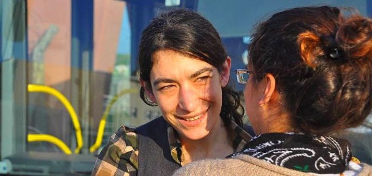 Turchia: blitz contro la giornalista turca Zeynep Kuray per post su Facebook