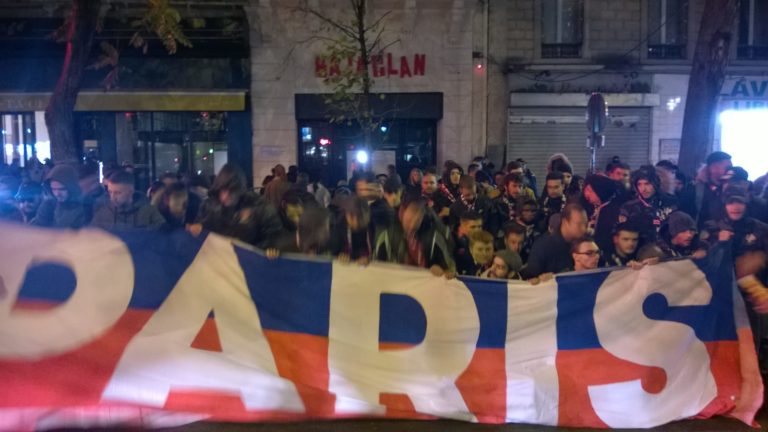 Anche i tifosi del Paris St. Germain onorano le vittime del Bataclan