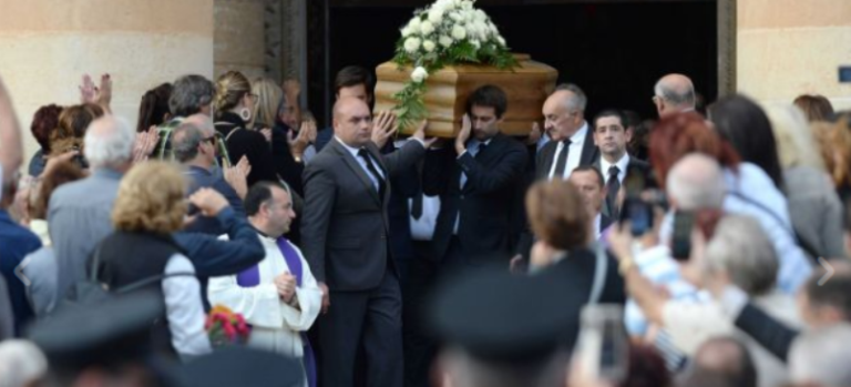 I funerali di Daphne Caruana Galizia. L’arcivescovo ai giornalisti: “Non abbiate paura. Abbiamo bisogno di voi”