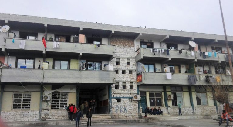 Lavrio, campo autogestito dai profughi kurdi