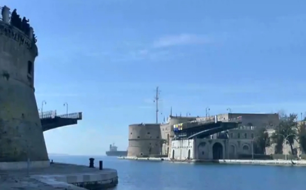 Taranto in festa: il ponte girevole ha compiuto 60 anni