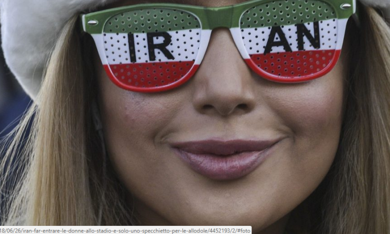 Iran, far entrare le donne allo stadio è solo uno specchietto per le allodole