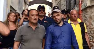 Roberto Saviano a Riace: “il sogno di un’Italia diversa per qualsiasi forza politica deve ripartire da qui”