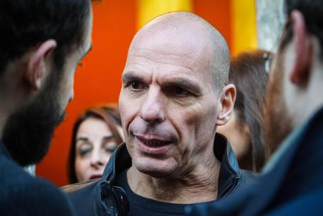 Varoufakis: “La crisi della sinistra in Europa è cominciata quando hanno cominciato a farsi stregare dal mondo delle finanza”