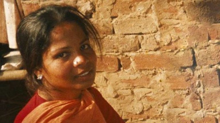Asia Bibi assolta dopo 3420 giorni di prigionia e sofferenze. Annullata la condanna a morte