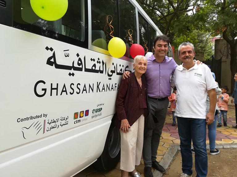 Sport e solidarietà: Uisp e Ctm consegnano scuolabus ai bambini dei campi profughi a Sidone, in Libano