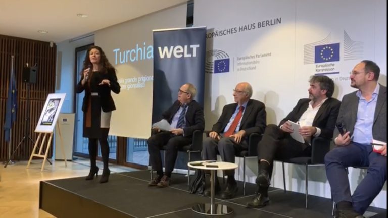Turchia, a Berlino conferenza internazionale sulla libertà di stampa negata con Deniz Yucel. Il reportage di Antonella Napoli di Art.21 ha chiuso l’evento